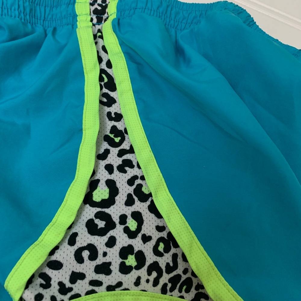 Kids shorts and sweater - Picture 3 of 4